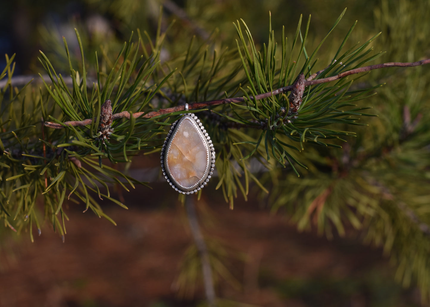 Oregon agate pendant