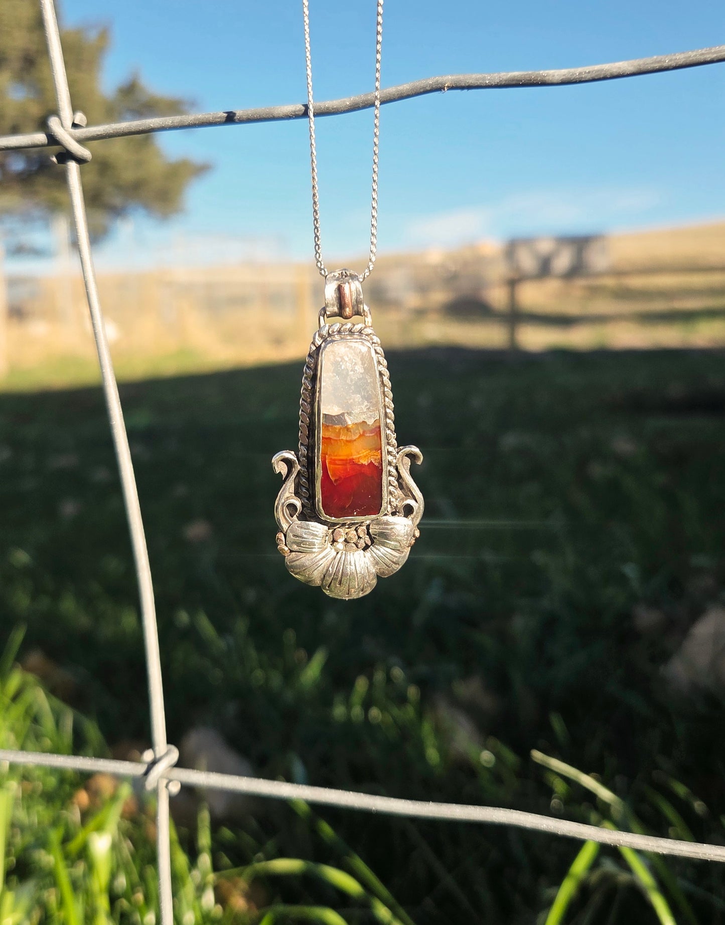 Kintarsia Country Flower Pendant