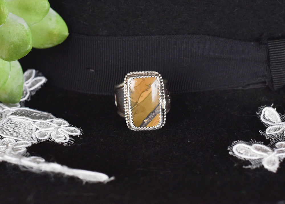 Deer Track Comfort Ring
