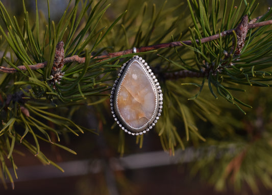 Oregon agate pendant