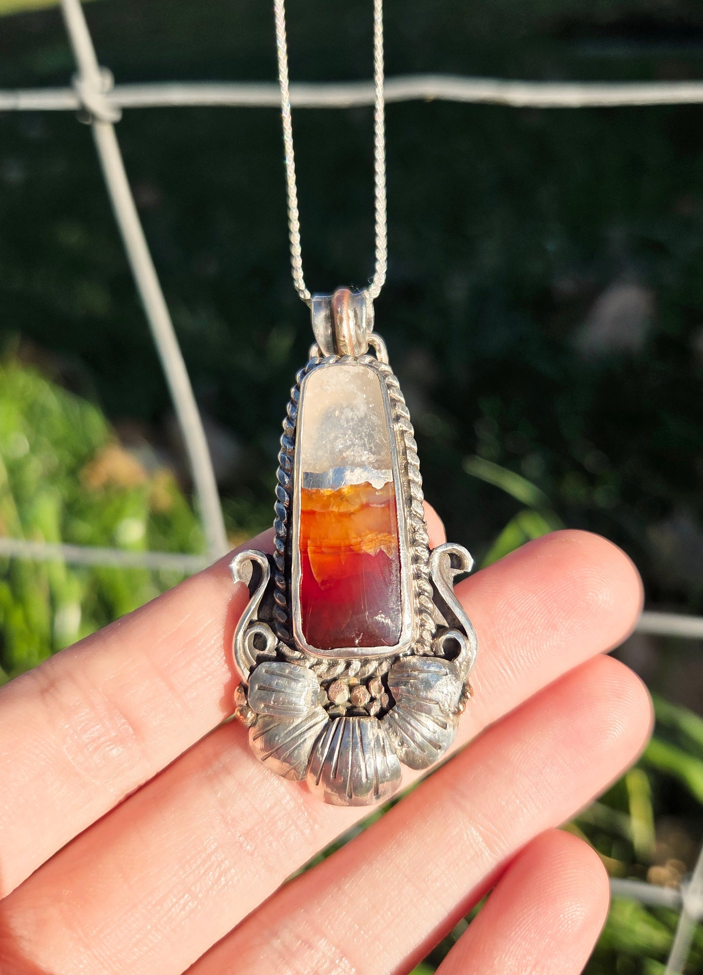 Kintarsia Country Flower Pendant