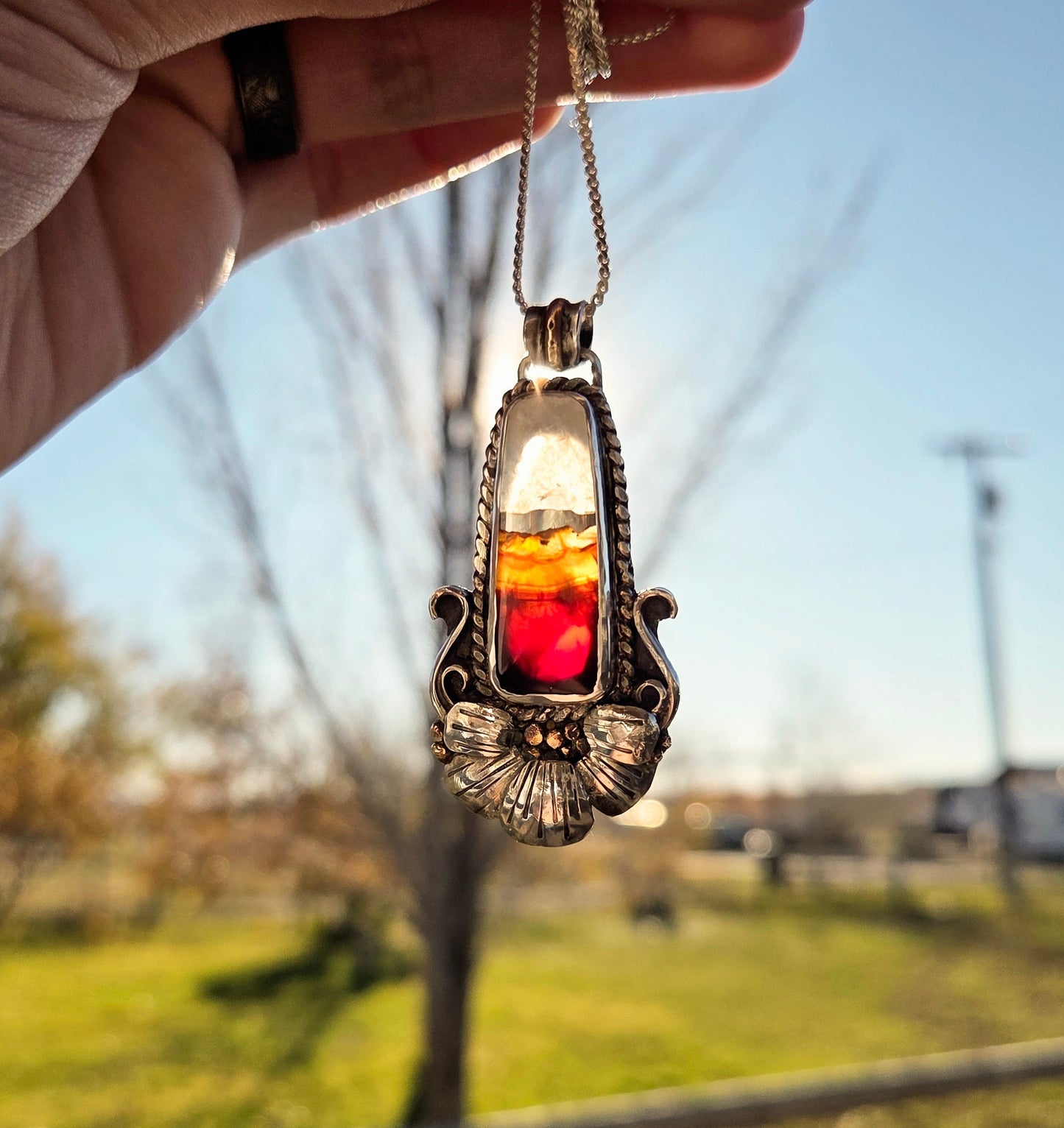 Kintarsia Country Flower Pendant